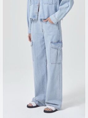 Light Wash Women’s Cargo Jeans - Casual Wide Leg